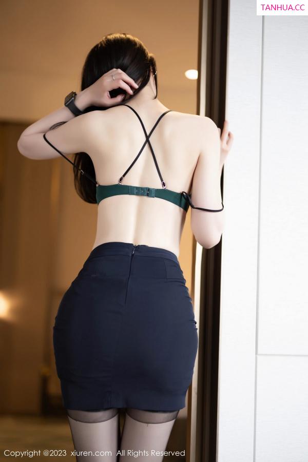 梦心玥  [XiuRen]高清写真图 2023.08.10 No.7212 梦心玥 黑丝美腿第34张图片